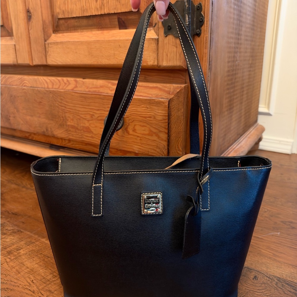 Dooney and Bourke Black Leather Tote Bag with Contrast Stitching